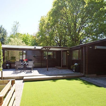 Relaxed Verblijf In Chalet Op De Veluwe Vila Putten Exterior foto