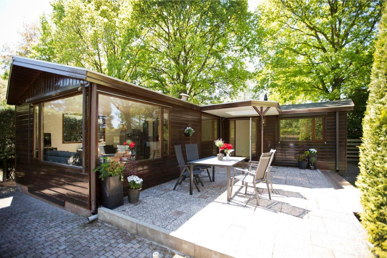 Relaxed Verblijf In Chalet Op De Veluwe Vila Putten Exterior foto